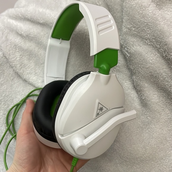 Turtle Beach Recon 70X White Wired Headphones - Picture 3 of 5